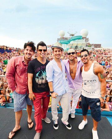 ТВ-передача «Rock This Boat: New Kids on the Block» смотреть онлайн в хорошем качестве 720p ТВ-передача «Rock This Boat: New Kids on the Block» смотреть онлайн в хорошем качестве 720p
